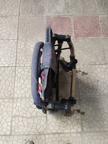 детская коляска 2 в 1: Коляска, цвет - Серебристый, Б/у