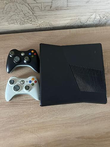 xbox seri s: Xbox 360 (Slim) oyun konsolu Paket: - Xbox 360 Slim qara korpus - 2 — 3