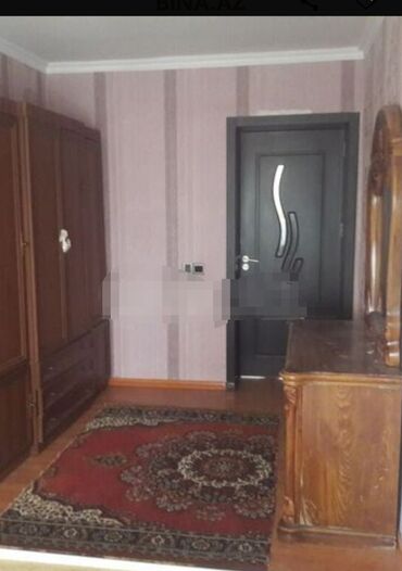 однокомнатная квартира в баку: Qarayevde aq ciceyim gul salon arxasinda 5/4 de 2 otaq 50 kv menzil