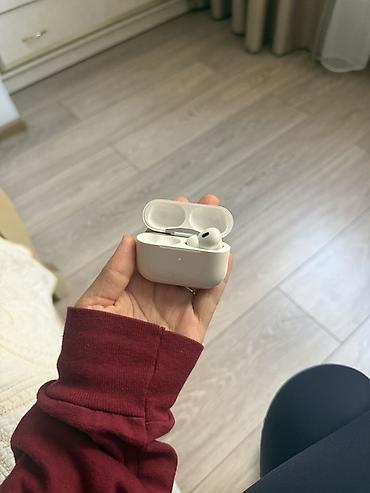 Airpods pro 2 кейс с правым наушником Особенности: - Вакуумные
