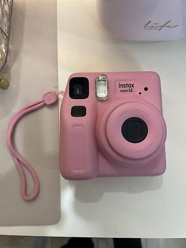 eos r: Моментальная камера Instax mini SE, розовый цвет. Особенности: - — 2