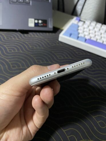 Apple iPhone: IPhone 8, Б/у, 64 ГБ, Белый, Чехол, 90 % — 7