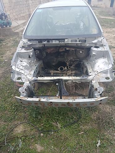 Digər kuzov detalları: Ford 2004, 2004 il, İşlənmiş — 12