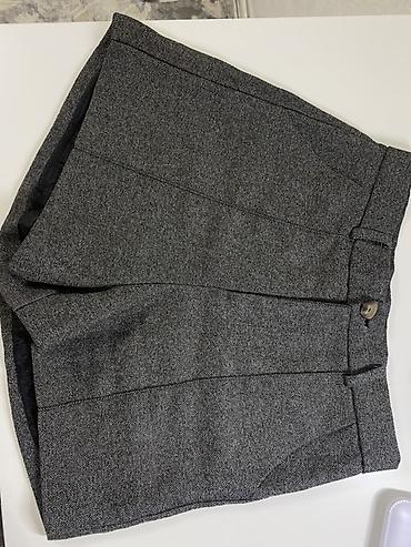 Серые женские шорты из костюмной ткани - Крой: прямой, слегка