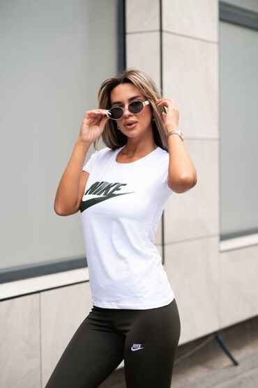 Kompleti: Nike ženski komplet majica i helanke Novo Majica pamuk Helnake mokra — 3