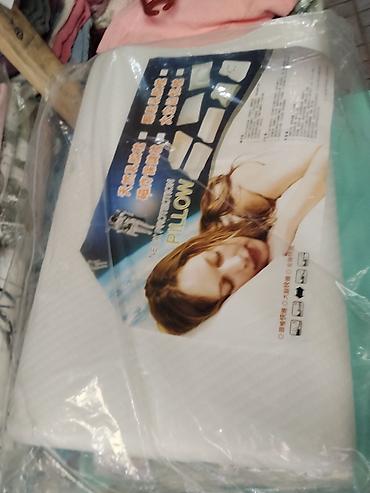 Ортопедическая подушка из пены с эффектом памяти (Memory Foam) -
