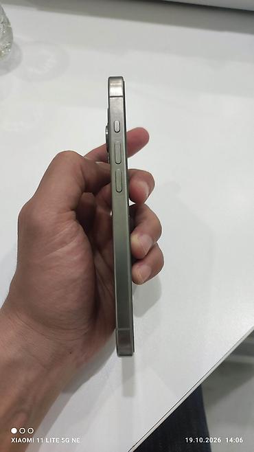 iphone se3: IPhone 15 Pro, Face ID — 4