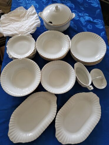 Kuhinjski setovi: Servis nov 80te.god. Poljska Chodziez porcelan za 6 osoba. Nezan — 1