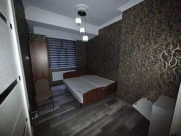 Uzunmüddətli kirayə mənzillər: Mənzil 12 mərtəbəli binanın 3 cü mərtəbəsində yerləşir. Yeni binadır — 8