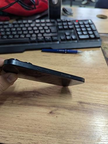 бу чехлы: IPhone 16 Pro (цвет: чёрный/Black Titanium) Акб 91% 256гб Физическая — 2