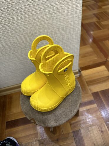 обувь для баскетбола детская: Продаю б/у детские резиновые сапоги в отличном состоянии на 3-4 года