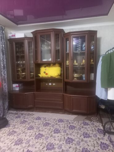 пекарский шкаф: Зал үчүн гарнитур, Жыгач