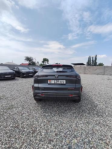 byd e6: Changan X5 Plus: 2025 г., 1.5 л, Автомат, Бензин, Кроссовер — 2