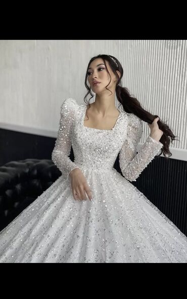 свадебное платье и корона: Свадебная платья на прокат и на продажу в комплекте все есть (