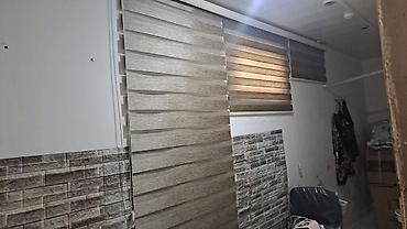 sintepon material: Zebra jalüz pərdələr – açıq/qapalı zolaqlı sistem. - Rəng: boz-qəhvəyi — 1