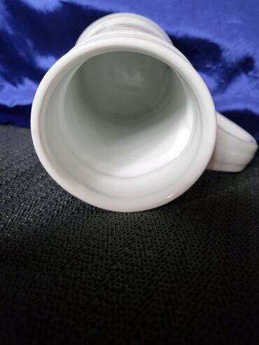 Čaše: Krigla nova Zajecar porcelan 70te. Nova krigla,sve na njoj odsjaj od — 9