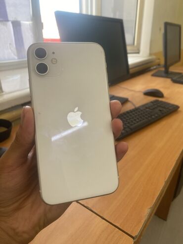 чехол apple watch: IPhone 11, Б/у, 64 ГБ, Белый, 77 %