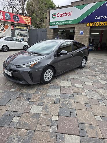 экономия бензин: Toyota Prius: 2019 г., Автомат, Гибрид, Хэтчбэк — 1