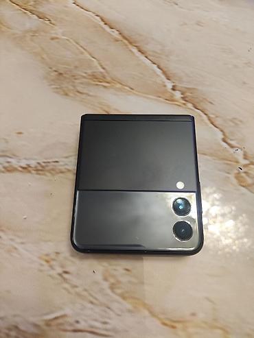 sol qulaqda ses: Samsung Galaxy Z Flip 3 5G, 256 GB, rəng - Qara, Simsiz şarj — 2