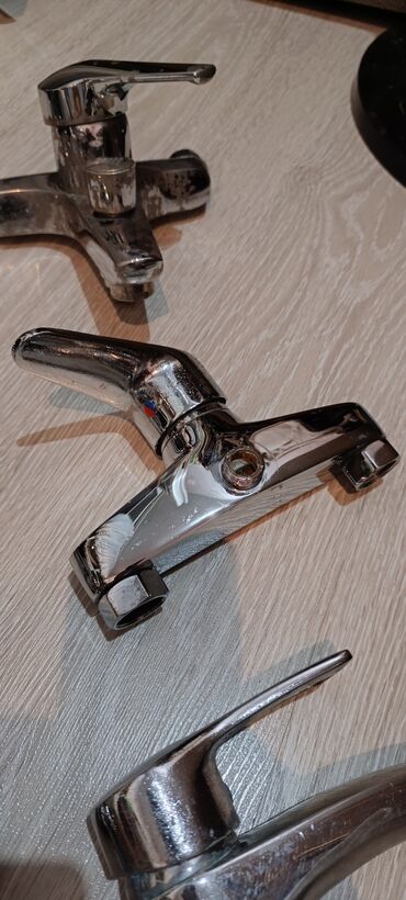 Su qızdırıcı kranlar: Smistitellər. Mətbəx, hamam, axtafa, moydadır, tulpan, djakuzi üçün 5 — 6