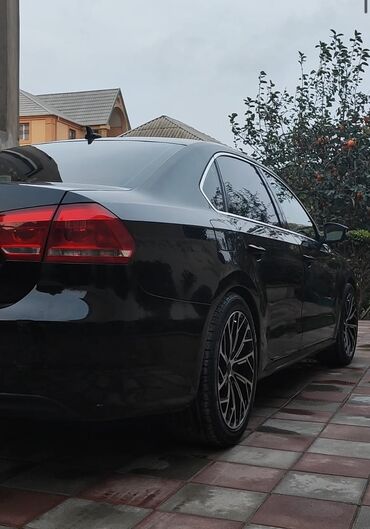 Volkswagen: Volkswagen Passat: 2.5 l | 2012 il Sedan — 13