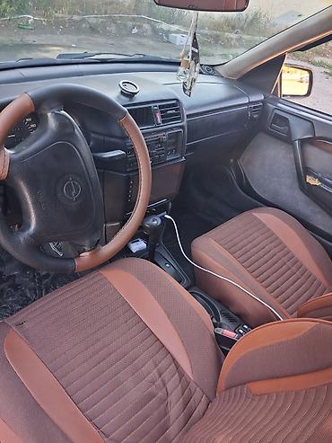 opel corsa b: Opel Vectra sedan - Model: Opel Vectra A - Korpus: sedan, gümüşü rəng — 2