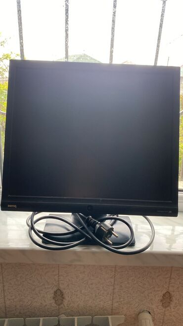 komputer üçün ekran şəkilləri: BenQ LCD monitor.ishlek veziyyetde.kamera ucun istifade olunub.4 ekran