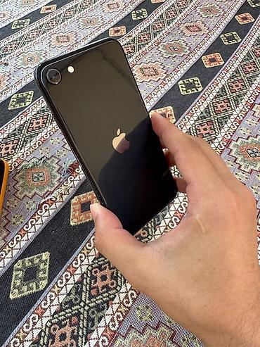 lg ka 10: IPhone SE 2022, 64 GB, Qara, Barmaq izi — 5