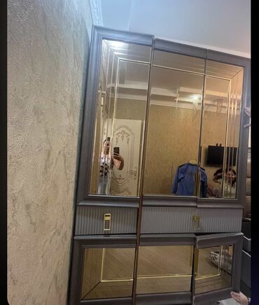 Mətbəx mebeli: İşlənmiş, 3 qapılı Düz dolab, Qarderob, paltar dolabı