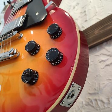 Gitaralar: Elektro-gitara Smiger L-G9 Üst: Ağcaqayın Qol: Gül ağacı — 3