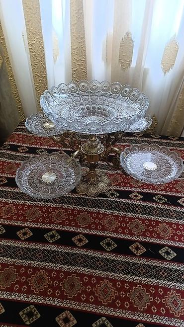 kasa: Beşqatlı kristal meyvə və şirniyyat qabı - Kompozisiya: 1 böyük — 1