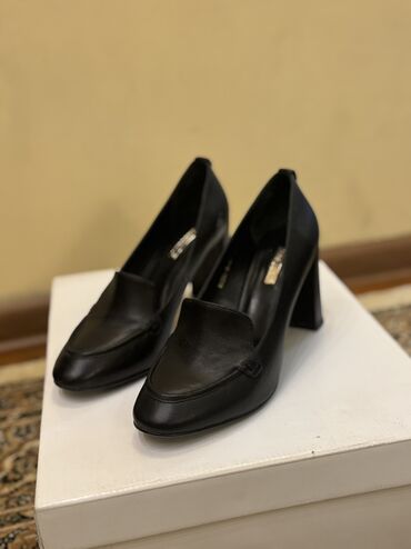 Туфли: Туфли, 37, Basconi, Б/у, цвет - Черный, Бесплатная доставка, Платная доставка, Самовывоз — 1