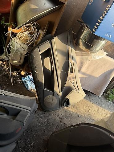 нексяа 2: Комплект дверных карт для автомобиля
W211 — 1