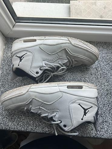 nike lebron: Мужские кроссовки, 41, Jordan, Б/у, цвет - Белый — 1