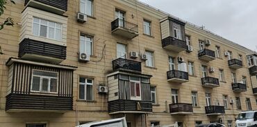 hökməli qobu yolunda satilan evler: Bakı, Badamdar qəs., 2 otaqlı, Köhnə tikili, m. İçərişəhər, 55 kv. m