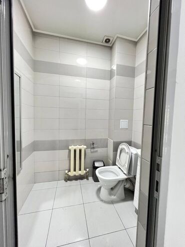 Офисы: Сдаю Офис, 170 м², В частном доме, С отдельной кухней, 1 линия, С отдельным входом at lalafo.kg — 23 Офисы: Сдаю Офис, 170 м², В частном доме, С отдельной кухней, 1 линия, С отдельным входом — 23