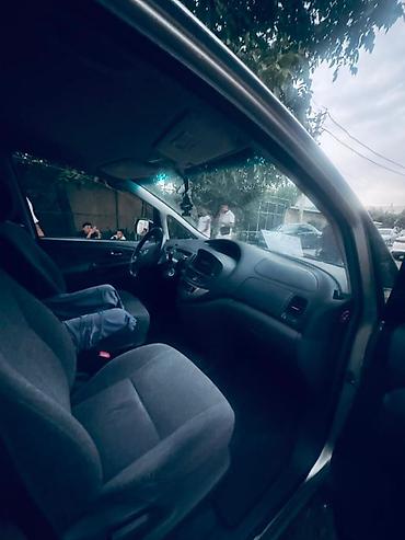 Транспорт: Toyota Ipsum: 2004 г., Автомат, Бензин, Минивэн — 3