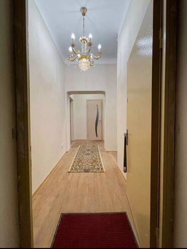 kurs kg bishkek: 2 комнаты, 56 м², Сталинка, 2 этаж, Дизайнерский ремонт