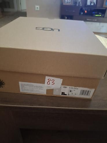 cat obuca: UGG ženske čizme – model Mini (kratke) sa sjajnim transparentno‑dim — 6