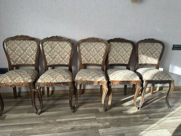 Stullar: Qonaq otağı üçün, İşlənmiş, Qatlanmayan, Stul