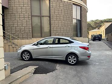 hyundai accent 2016: Salam 167000 km probeq orjinal problemsiz maşın qiymət 15400 AZN — 3
