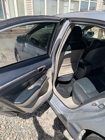 чехол на сивик: Honda Civic: 2008 г., 1.3 л, Вариатор, Гибрид, Седан — 8