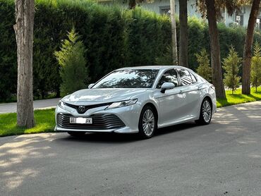 Toyota: Toyota Camry: 2018 г., 2.5 л, Автомат, Гибрид, Седан