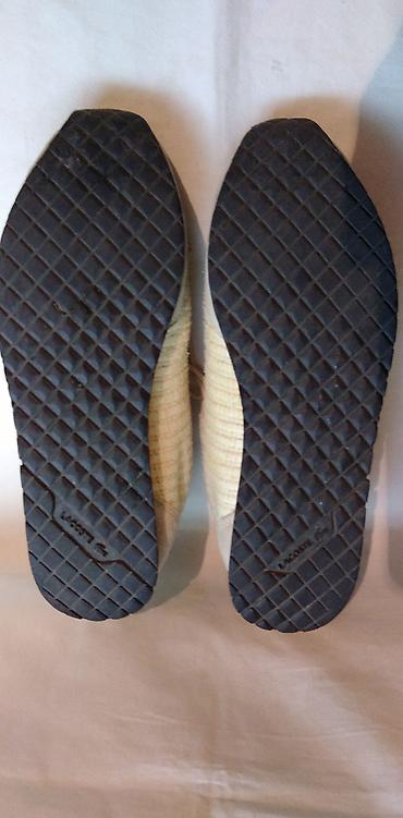 tn 3 gray: Patike zenske lacoste br.39, gaziste oko 26 cm. koza platno,polovne — 4