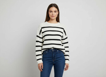 sweter w truskawki stradivarius: Janina, Sweter damski, rozmiar S