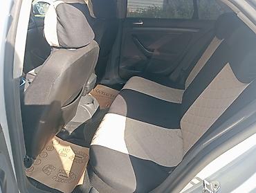 suru: Volkswagen Jetta: 1.6 l | 2008 il Sedan — 7
