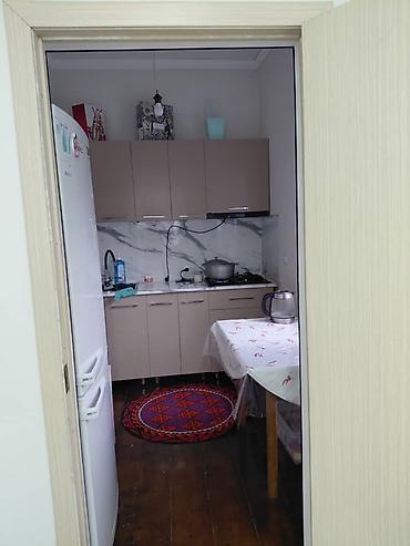 срочно продаю гараж: Продаётся одноэтажный дом с закрытым двором и хозяйственными — 5