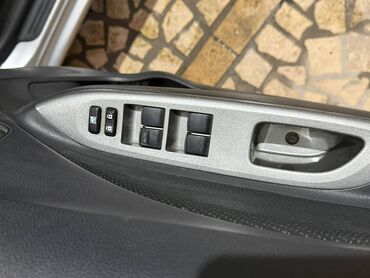 Toyota: Toyota Yaris: 2011 г., 1.5 л, Вариатор, Бензин, Седан — 8