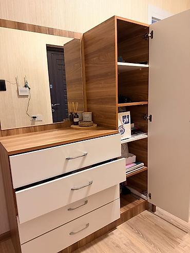 divar desən: Mebel dəsti – komod və yan şkaf ilə güzgülü konsol - Material: ağ — 1