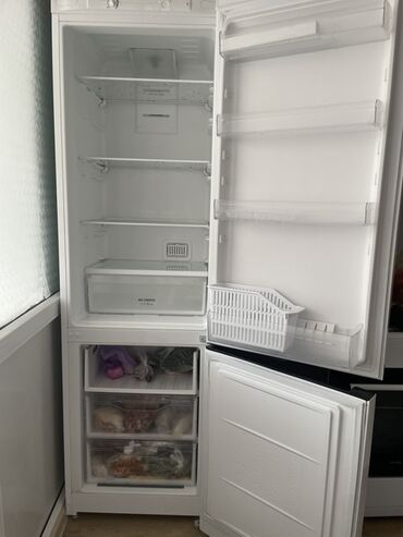 2х камерный холодильник: Муздаткыч Indesit, Эки камералуу